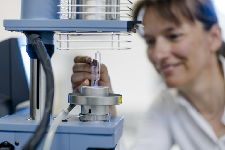 Beitragsbild für Praxis der Thermischen Analyse von Kunststoffen