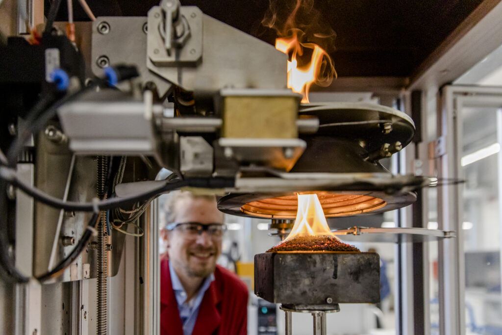 Neue und funktionalisierte Werkstoffe für den Flammschutz