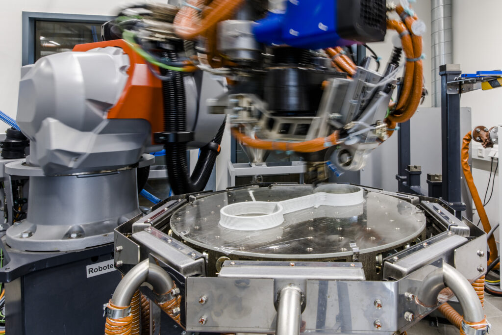 Large Scale Additive Manufacturing